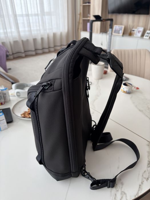 Слинг TUMI Alpha Bravo Knight, черный