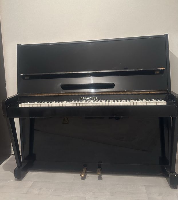 Продам пианино черного цвета