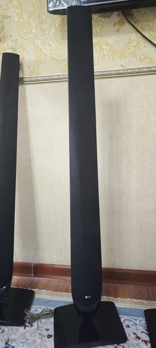 Калонки почти новые LG