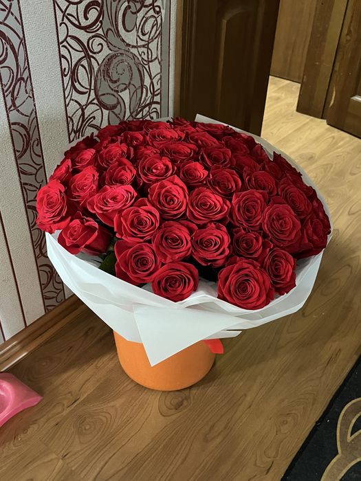 Букет свежих роз 1 сентября