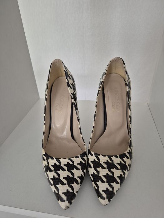 Елегантни обувки на ток