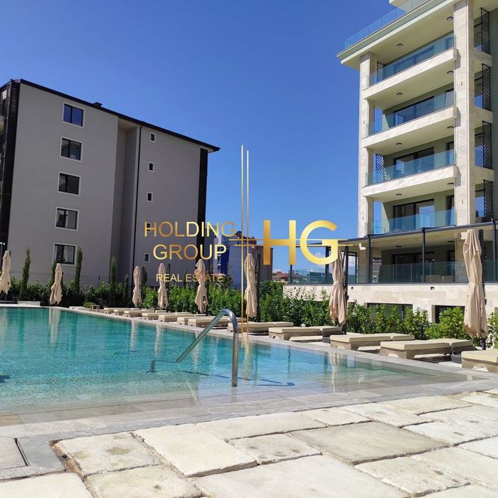 Продава се Едностаен апартамент в к.к. Св.Св. Константин и Елена - 42 кв.м за 3810 €/кв.м - Снимка #1