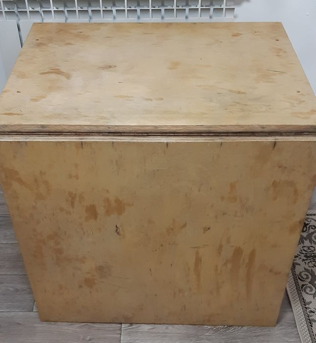 Продам деревянный стол