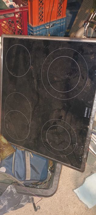 Фурна за вграждане с керамичен плод Siemens