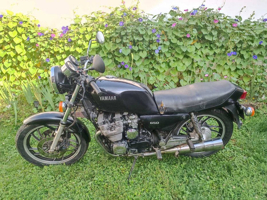 Yamaha xj 650,cafe racer sau de reconditionat.