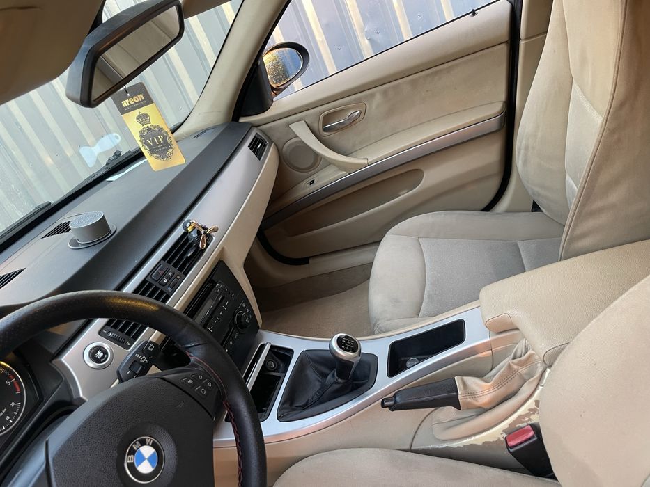 Schimb/vand Bmw e90 tot cu e90 negru ch navigatie