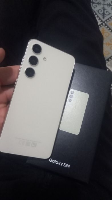 Срочно продам s24 samsung