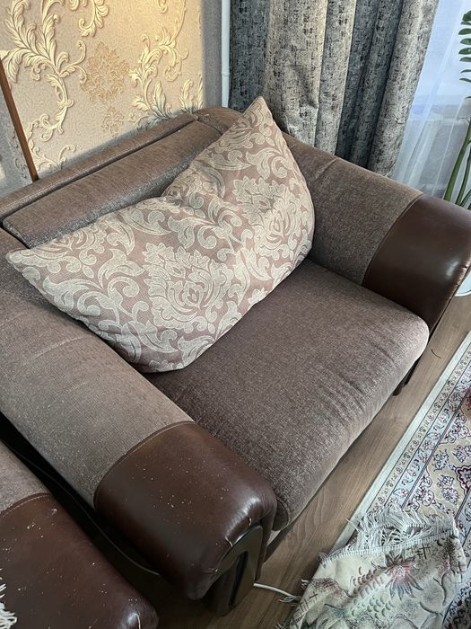 Продам!Диван и 2 кресла все расклодные