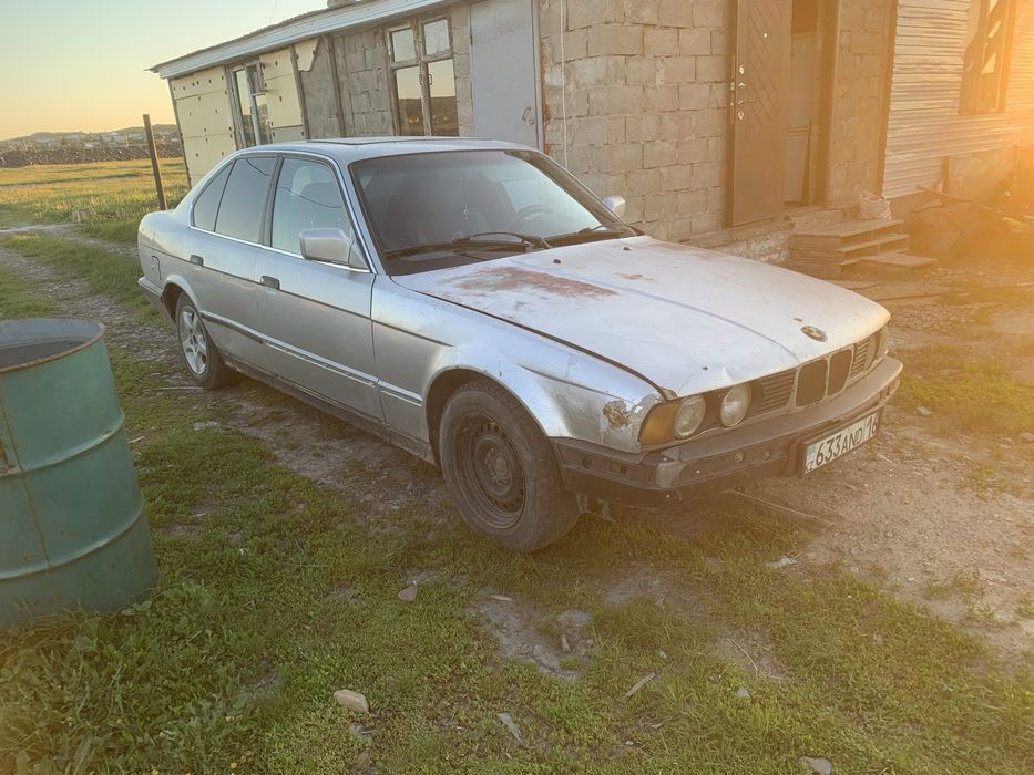 Продам bmw 520i