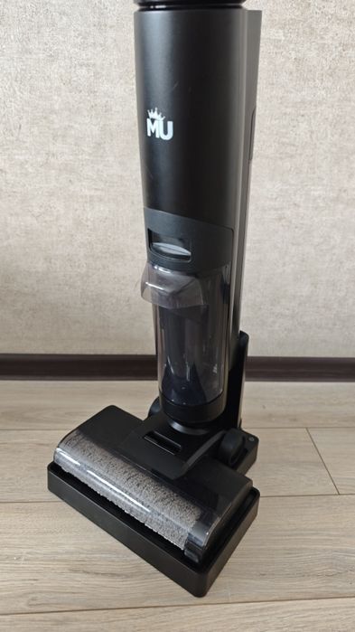 Вертикальный моющий пылесос MU