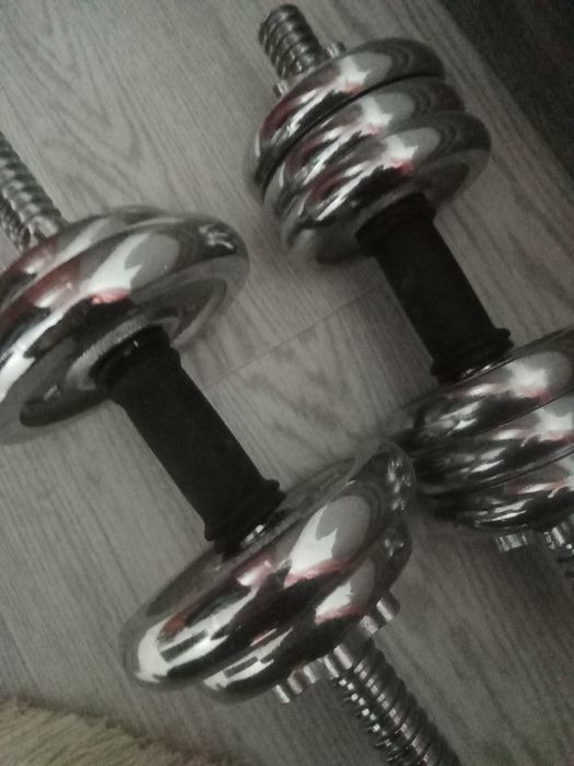 Продаются гантели