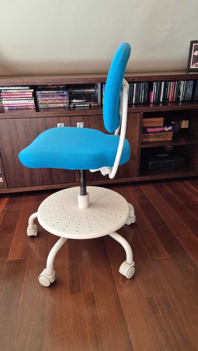 Детски въртящ стол за бюро