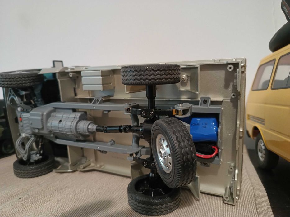 masina 1/10 Wpl d-42 4x2 nefolosit 30 cm L si camioneta D12