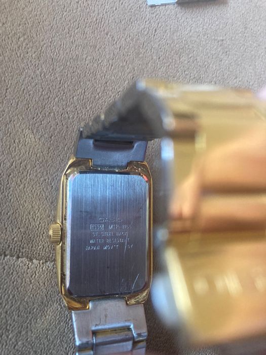 “Casio” позлатен