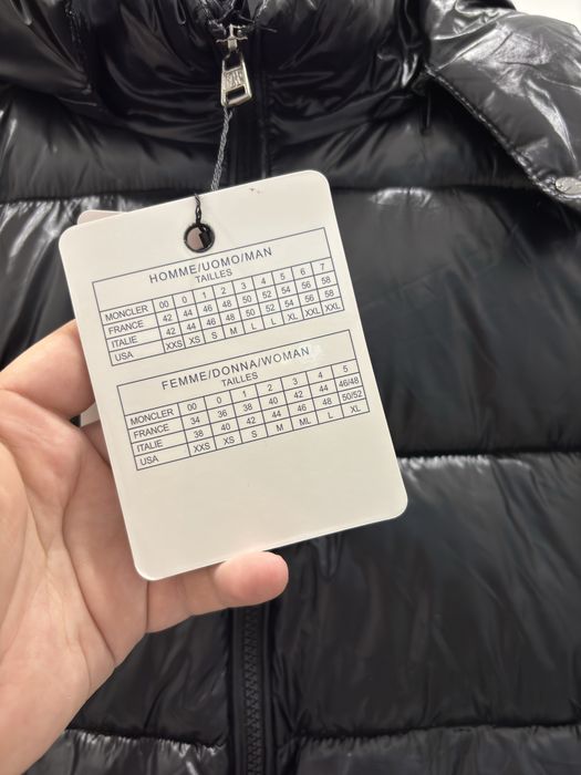 Продам новые куртки Moncler