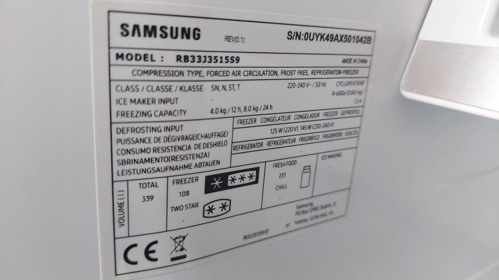 Vand combina frigorifica Samsung 339 litri