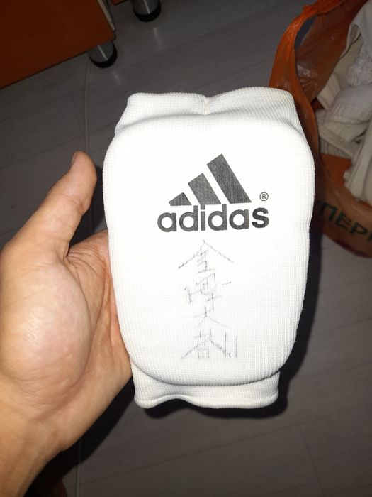 Продам перчатки для каратэ