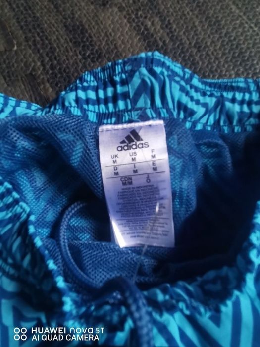 Sort de baie adidas. Original