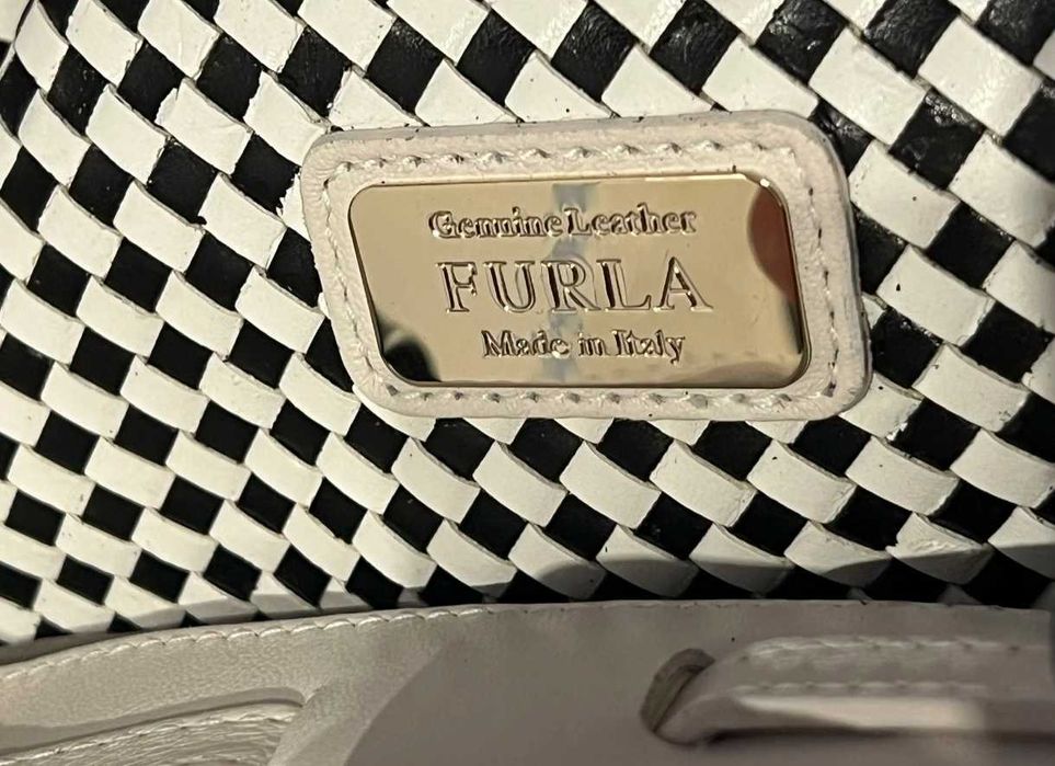Чанта Furla в бежов цвят