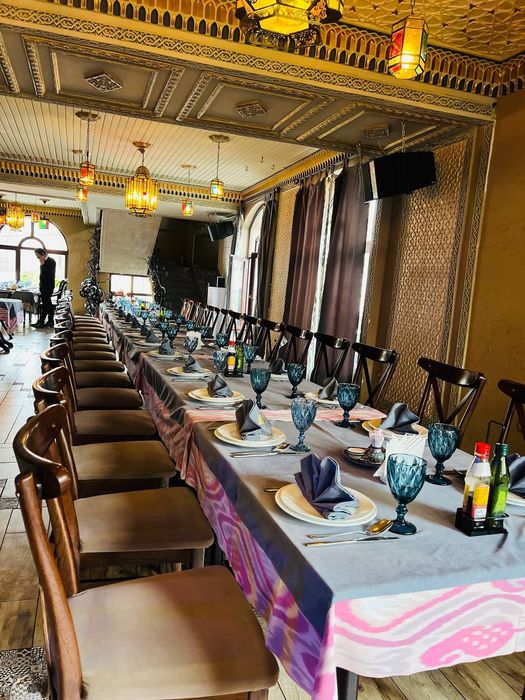 Продаются здания ресторана Караван