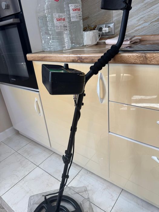 Құрылғы атауы: Жер асты металл іздегіш (Underground Metal Detector)