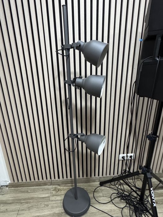 Lampadar ( Lampa) Rosu si Gri Hektar