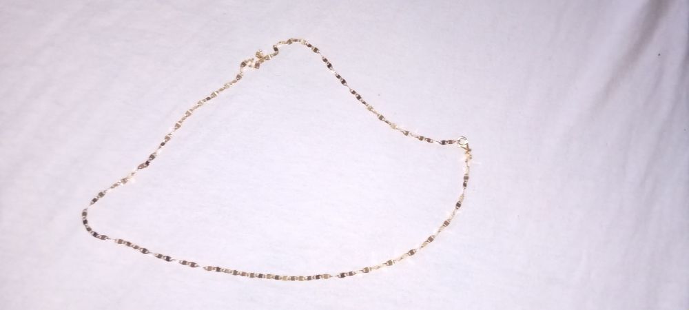 Vând lănțic placat cu aur