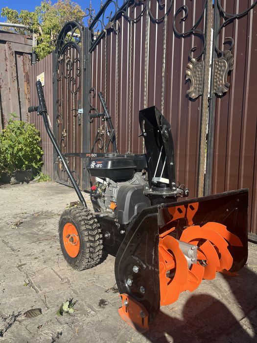 Продам Снегоочиститель