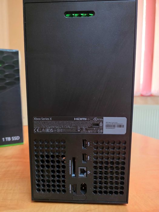 Xbox Series X 1TB – Full Box, stare impecabilă