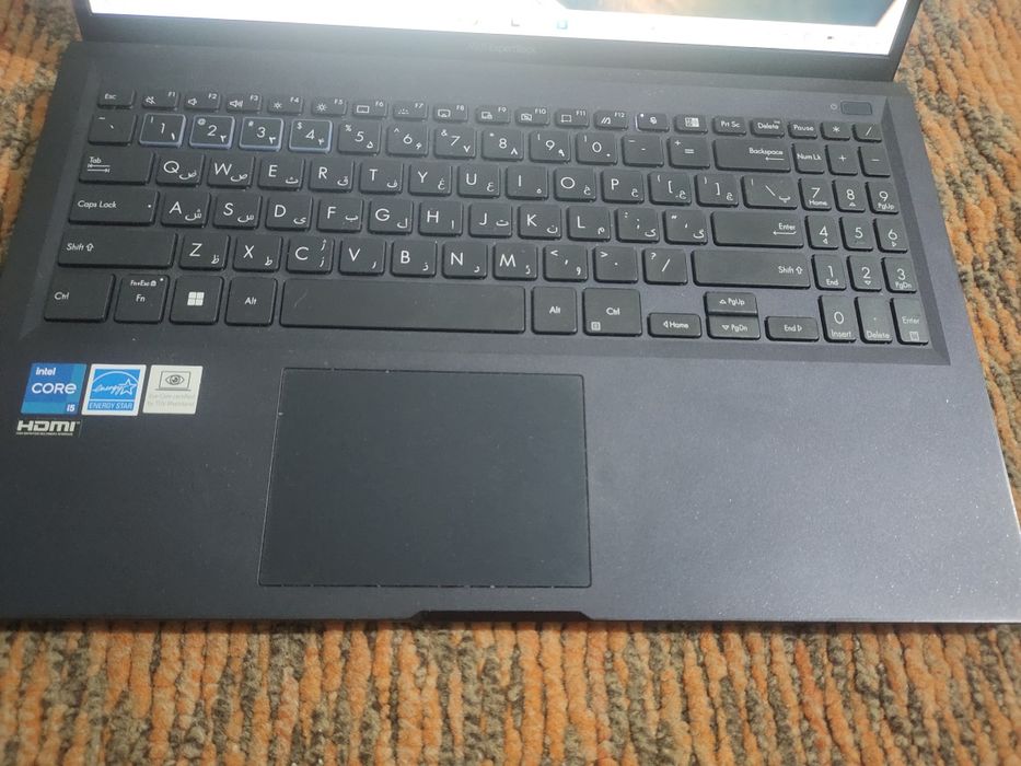 ASUS Expertbook holati zo'r
