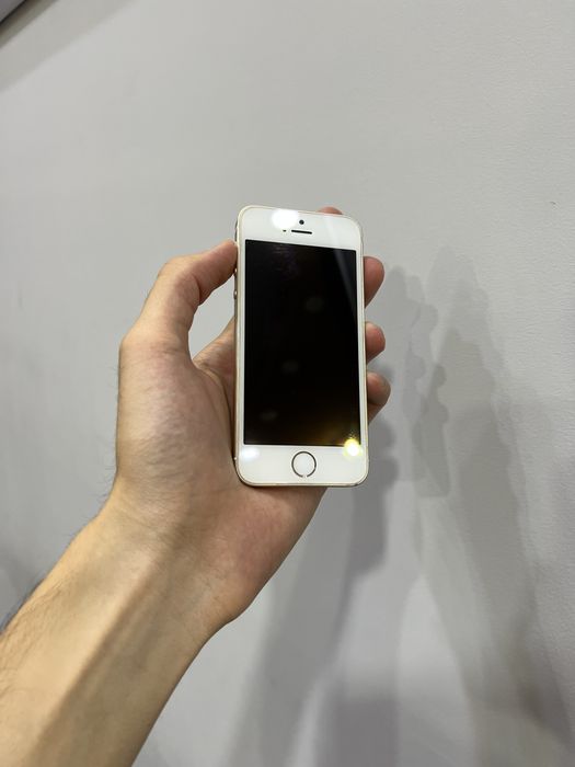 iPhone SE 1-поколение