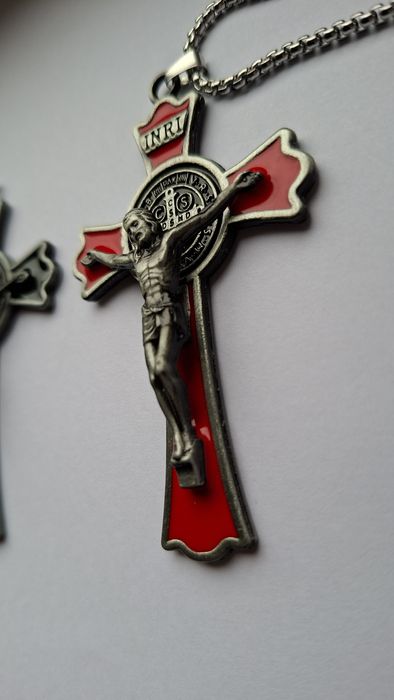 Pandantiv crucifix 7cm / cruce cu lanț.