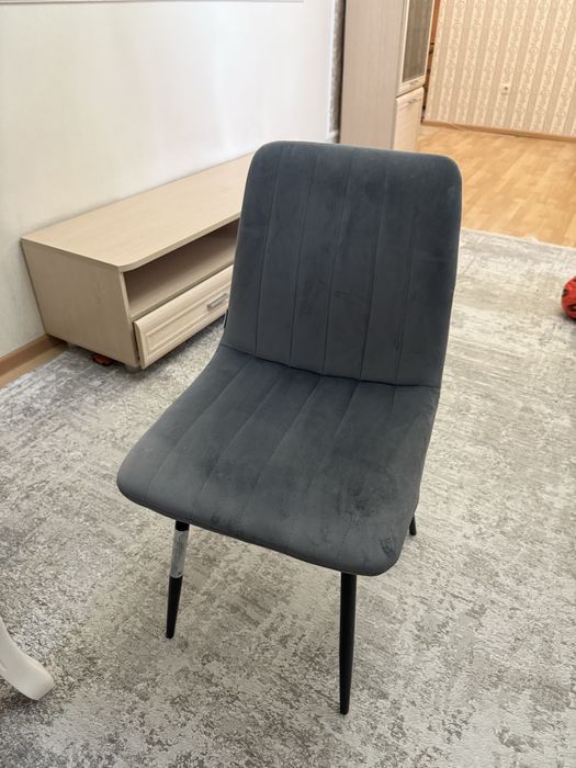 Стол и 6 стульев в комплекте