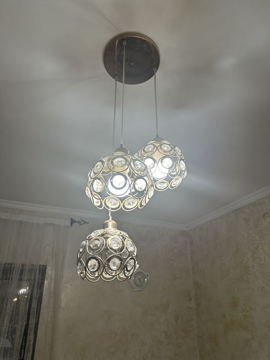 Люстра сатылады екеуы 4000