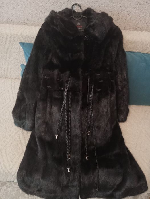 Продам норковую шубу.