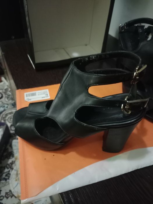 Басаножка кожаная 37 размер б/у: 350 000 so’m