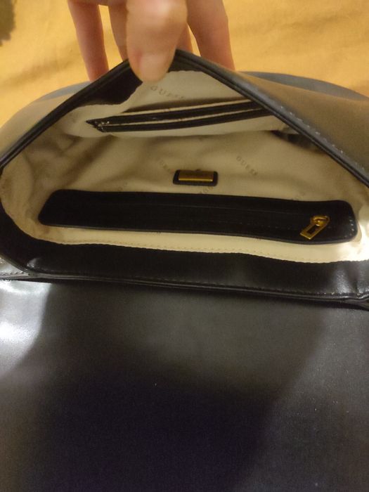 Оригинална чанта Guess