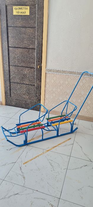 Сани для двойни и погодок