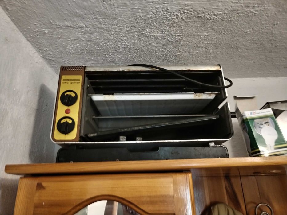 Продавам грил за печене на пиле