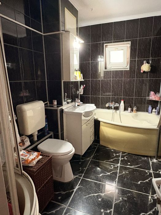 Apartament 3 camere de inchiriat in Ploiesti,  zona Vest