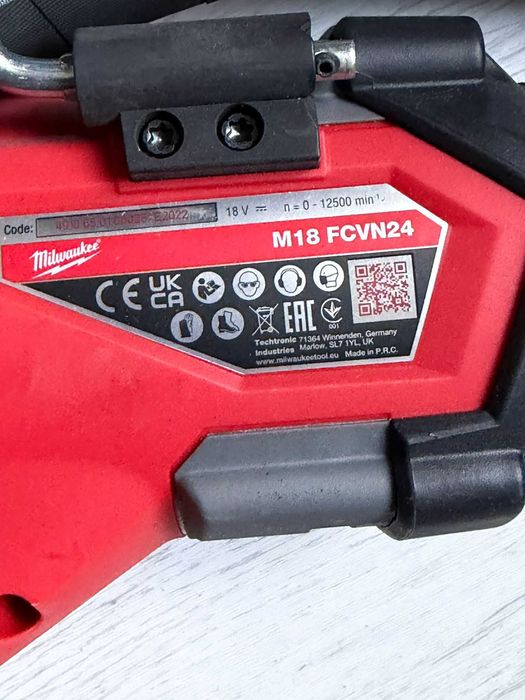 Vibrator beton Milwaukee cu lance 2.4m cu acumulator M18 FCVN12-0