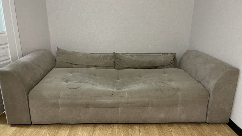 Диван мягкий для гостиной