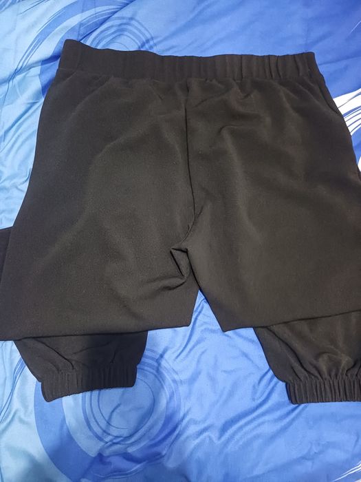 Vand pantaloni dama impecabili