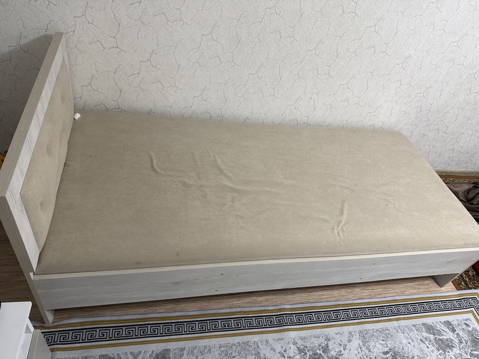 Кровать бір адамдық бу