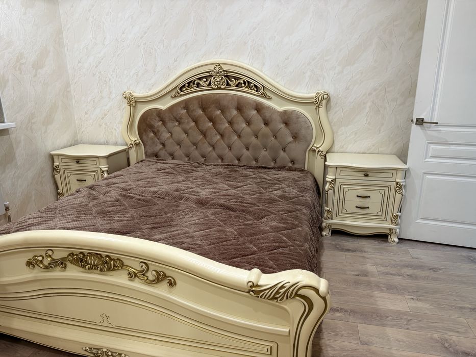 Продам спальный кровать 1.8*2.0