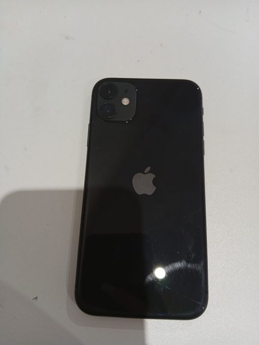 продам iPhone 11