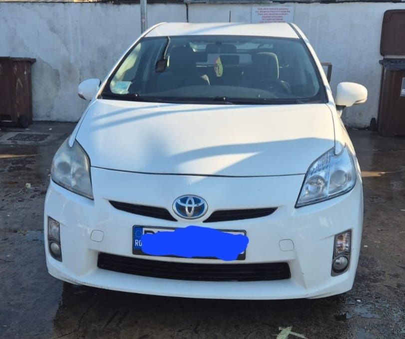 Dezmembrez Toyota Prius