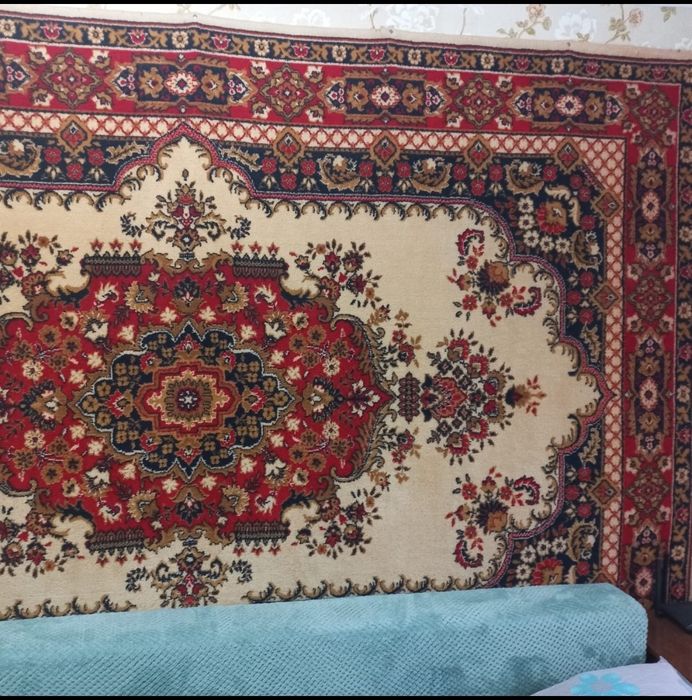 Продам ковёр  в отличном состоянии