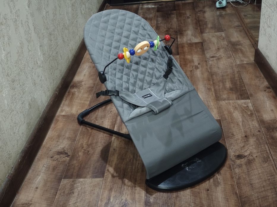 Продается шезлонг