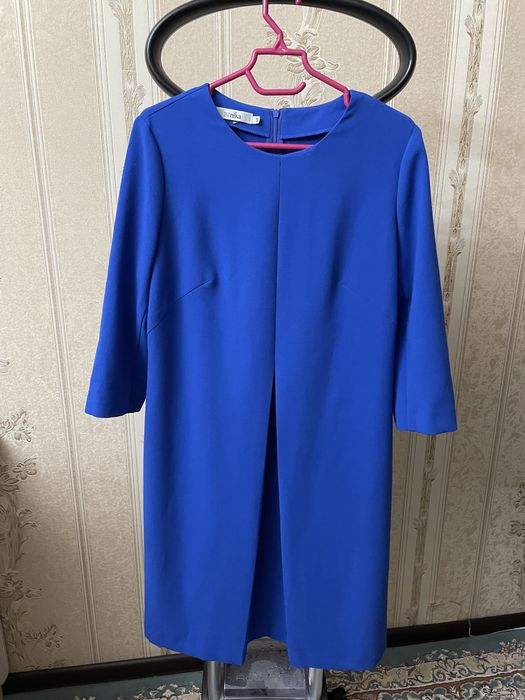 Продам новое платье.